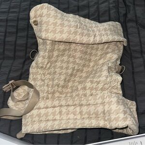 MABẼ Baby Monarch Carrier in Houndstooth